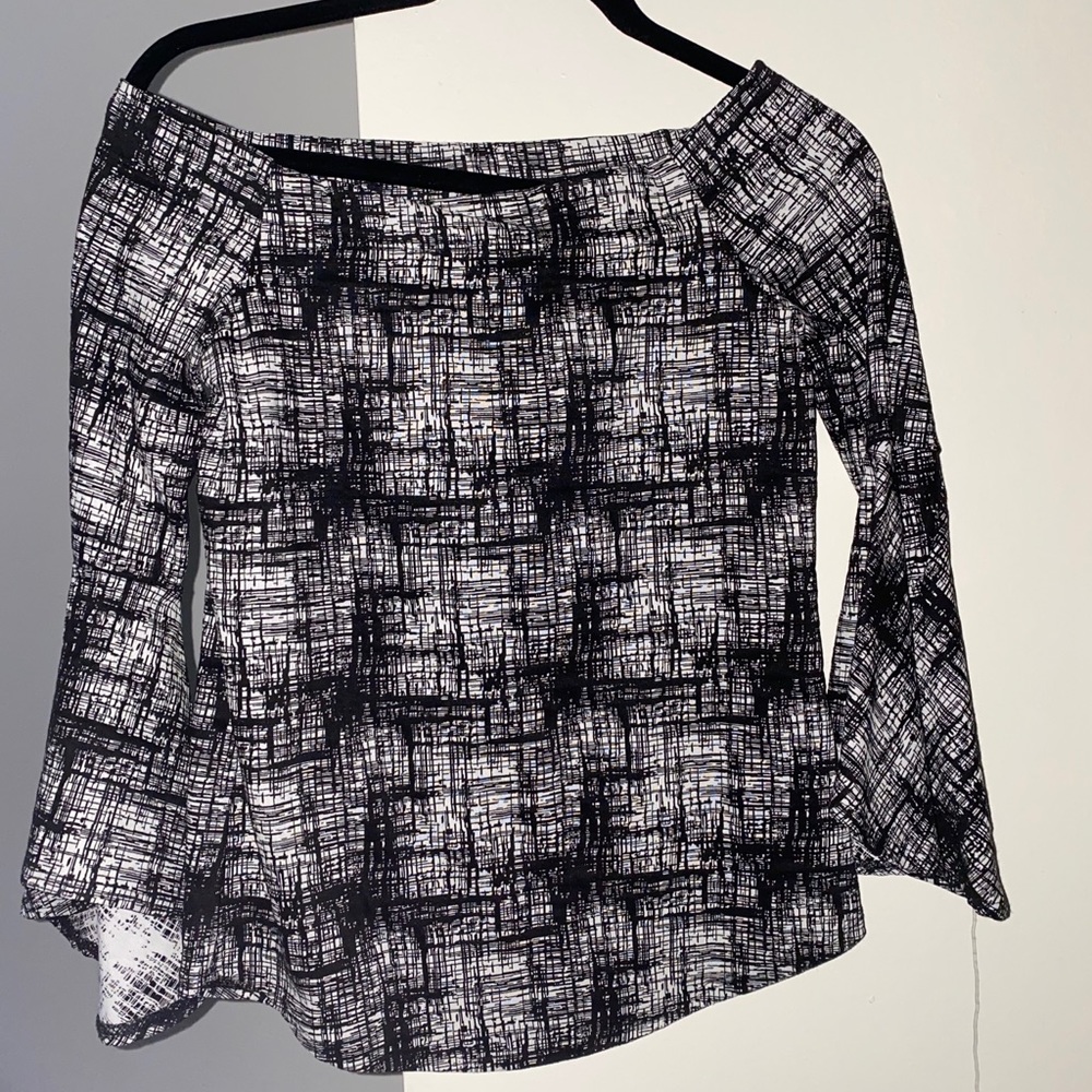 Beautiful, elegant, sexy top 😍 sz M (new)